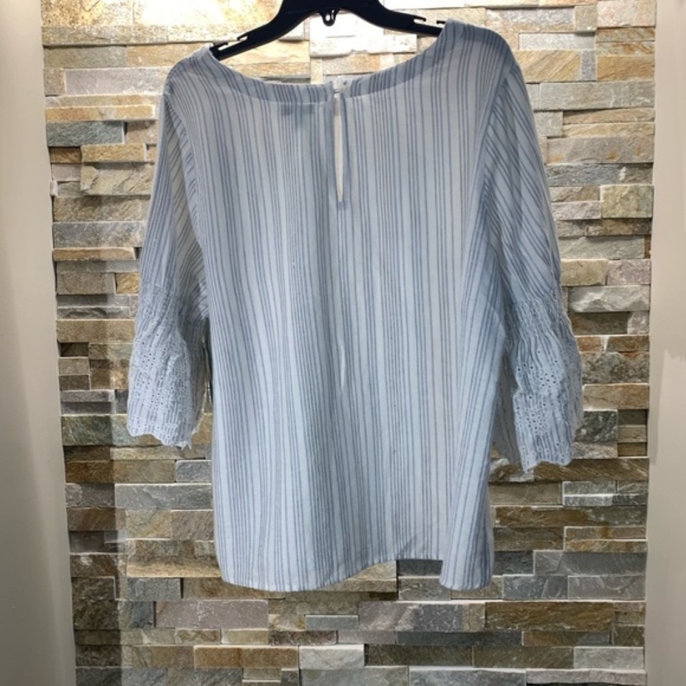 SUSINA Ruffle Sleeves Shirt (Plus) - Picture 4 of 6